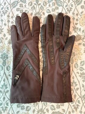 Isotoner Brown Glove